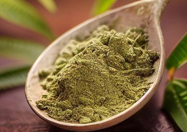 lžička kratomu